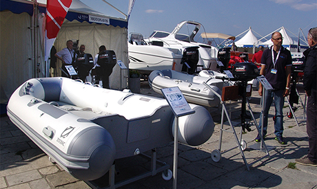 Picture of Large GEKI board introducing boats using the DF350A